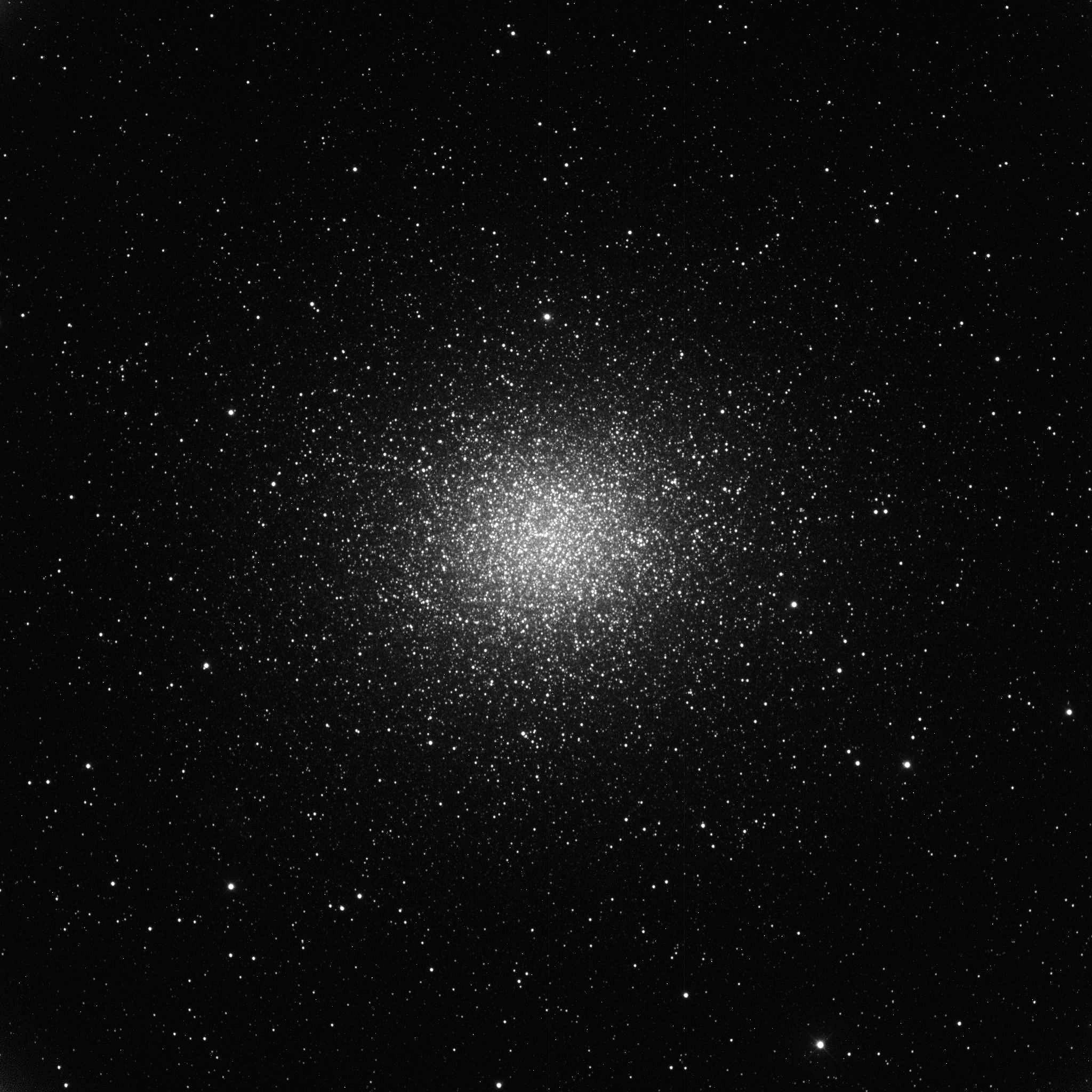 Kugelsternhaufen Omega Centauri im Mai 2020 - Aufnahme via iTelescope, Siding Spring (Australien) mit 320mm Astrograph - Brennweite 2885 mm - f/9,0 - Belichtungszeit: 120 sec